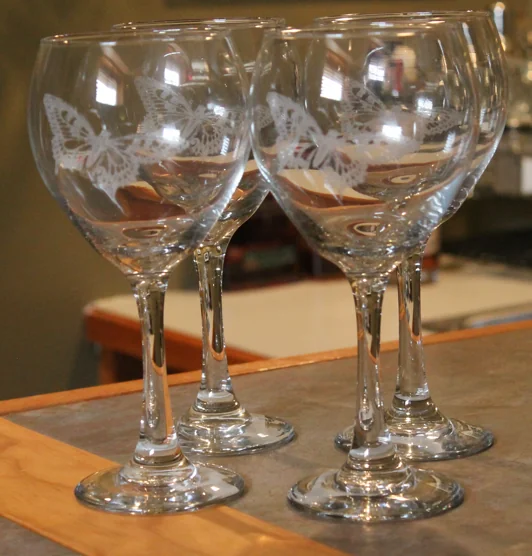 Butterfly Engraved Wine Glass Set